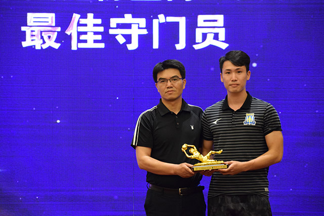 周琦21+8胡明轩20分广东大胜山东 高诗岩15分